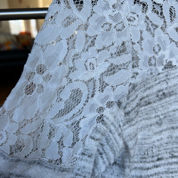 Light sweater with peek a boo lace - Picture 2 of 5